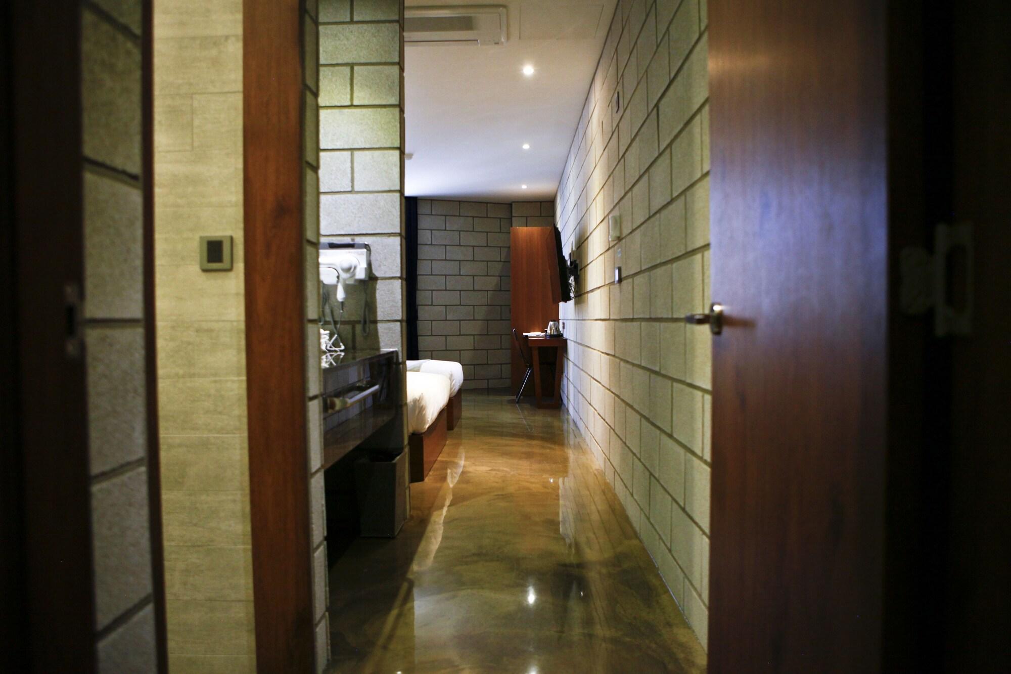 Hotel Doma Myeongdong Seoul Bagian luar foto