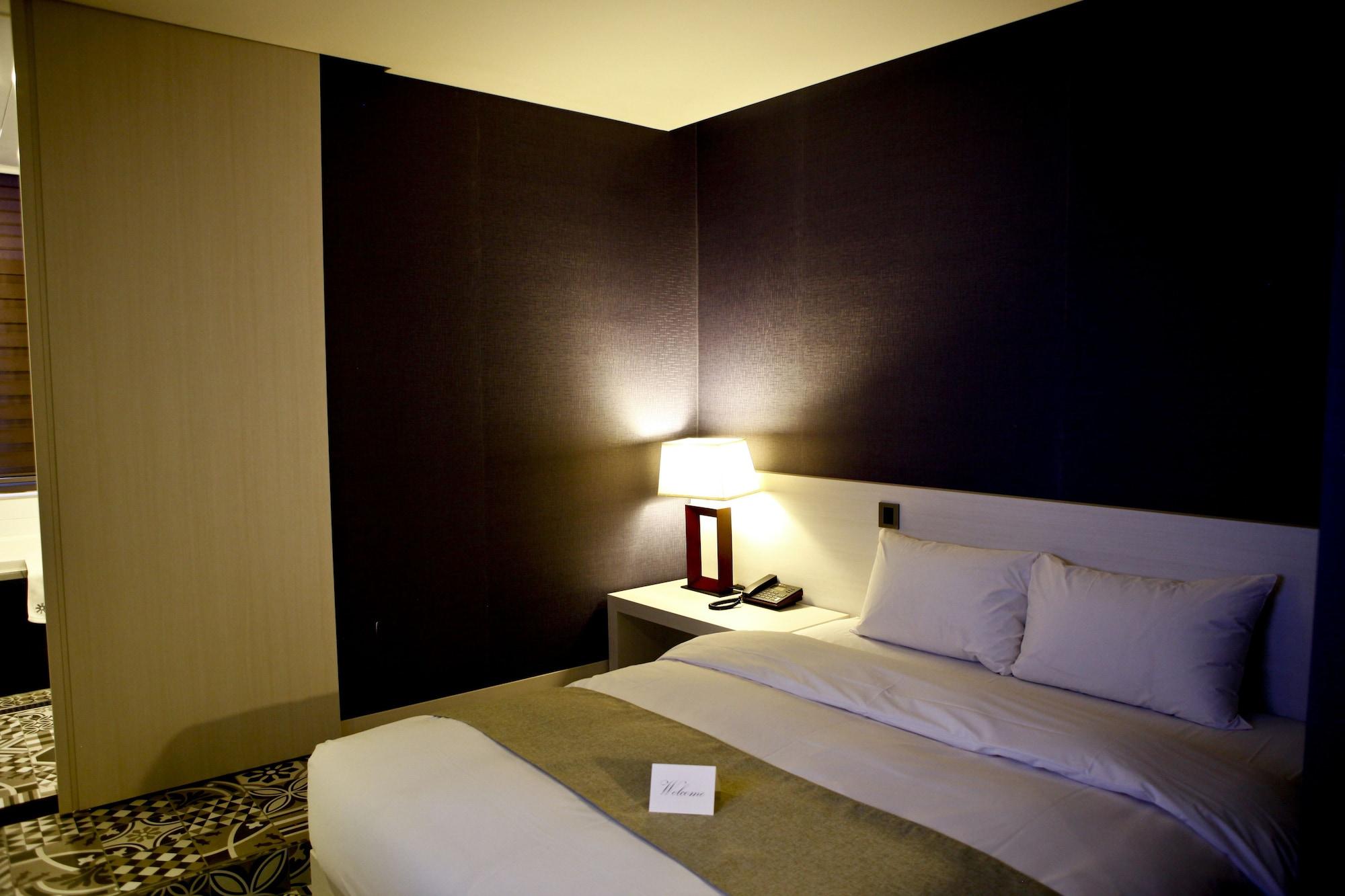 Hotel Doma Myeongdong Seoul Bagian luar foto