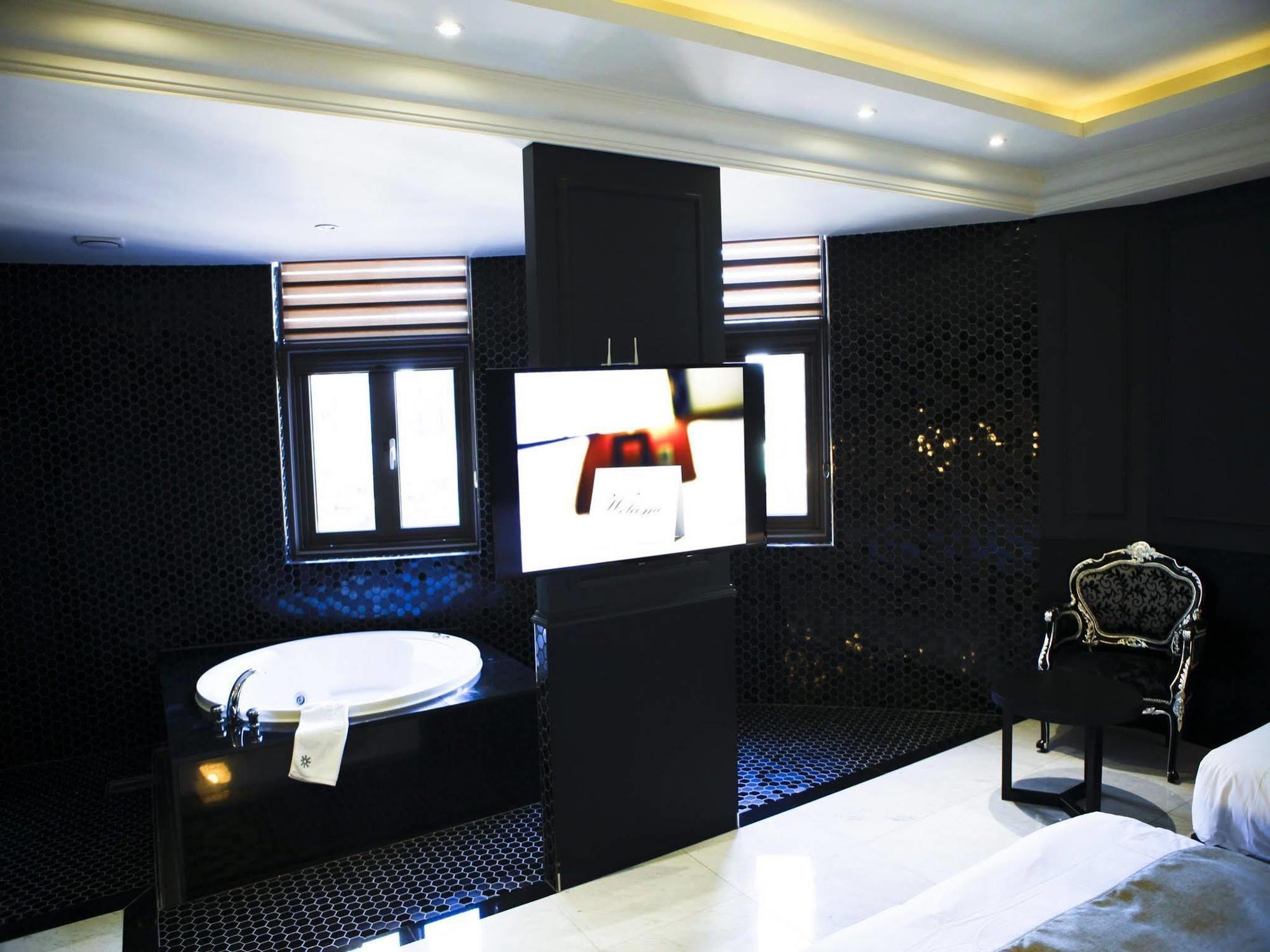 Hotel Doma Myeongdong Seoul Bagian luar foto